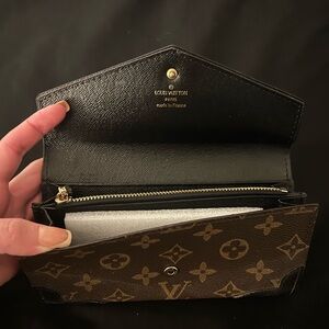 LV wallet 🤎🖤🤎